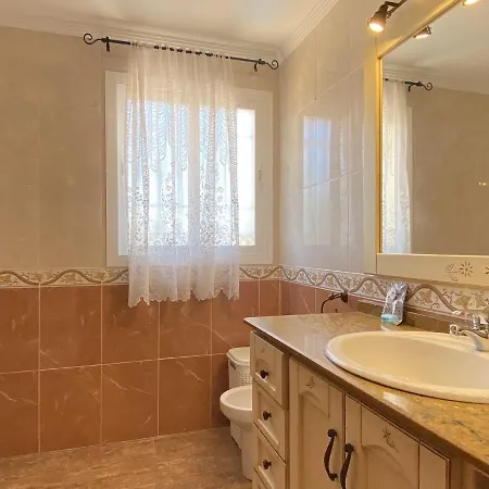 וילה Madrid Private Pool Casasol נרחה